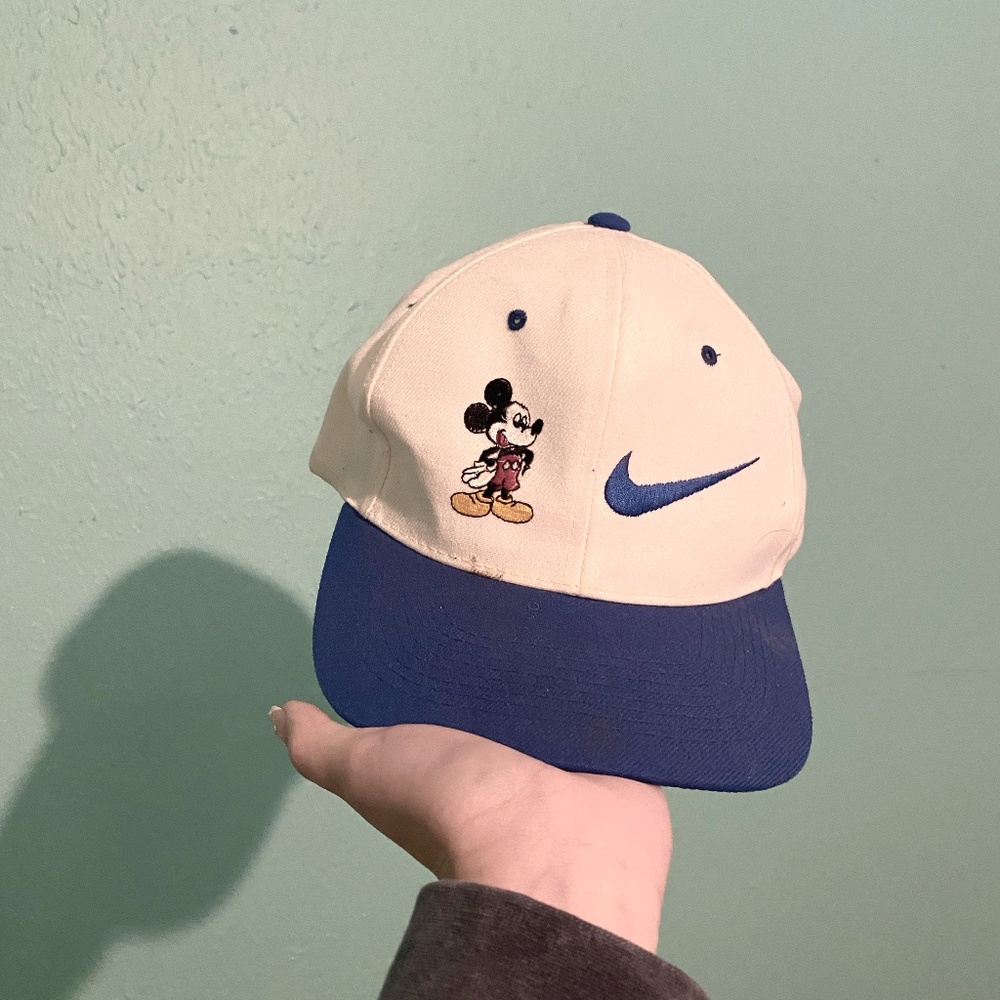 Vintage Nike Mickey Mouse snap back hat
